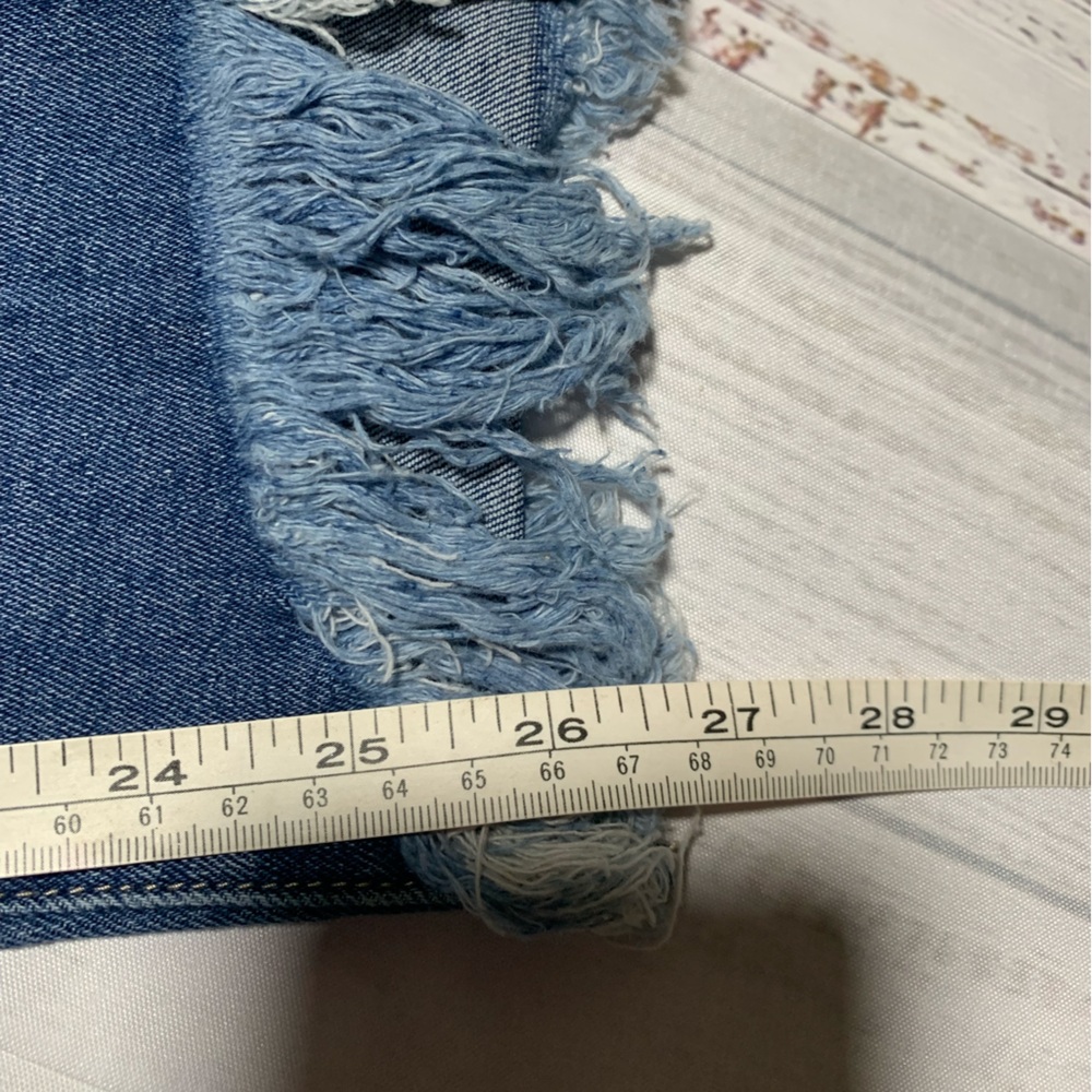 Judy Blue skinny fit Distressed Blue Jeans. Size 7/28. - Picture 10 of 11